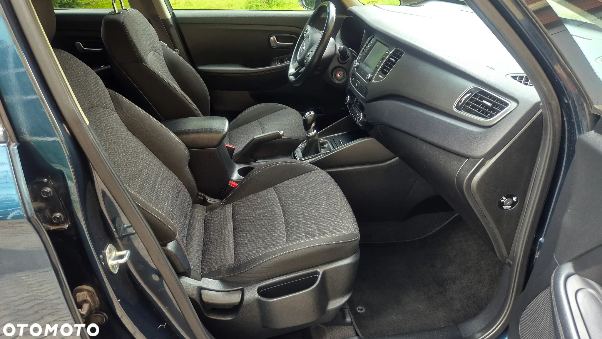 Kia Carens 1.6 GDI Dream Team Edition - 22