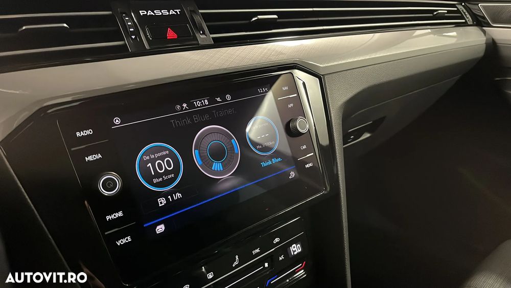 Volkswagen Passat 2.0 TDI DSG Trendline - 21