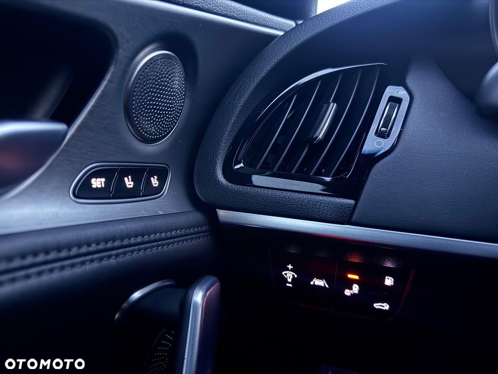 Kia Stinger - 13