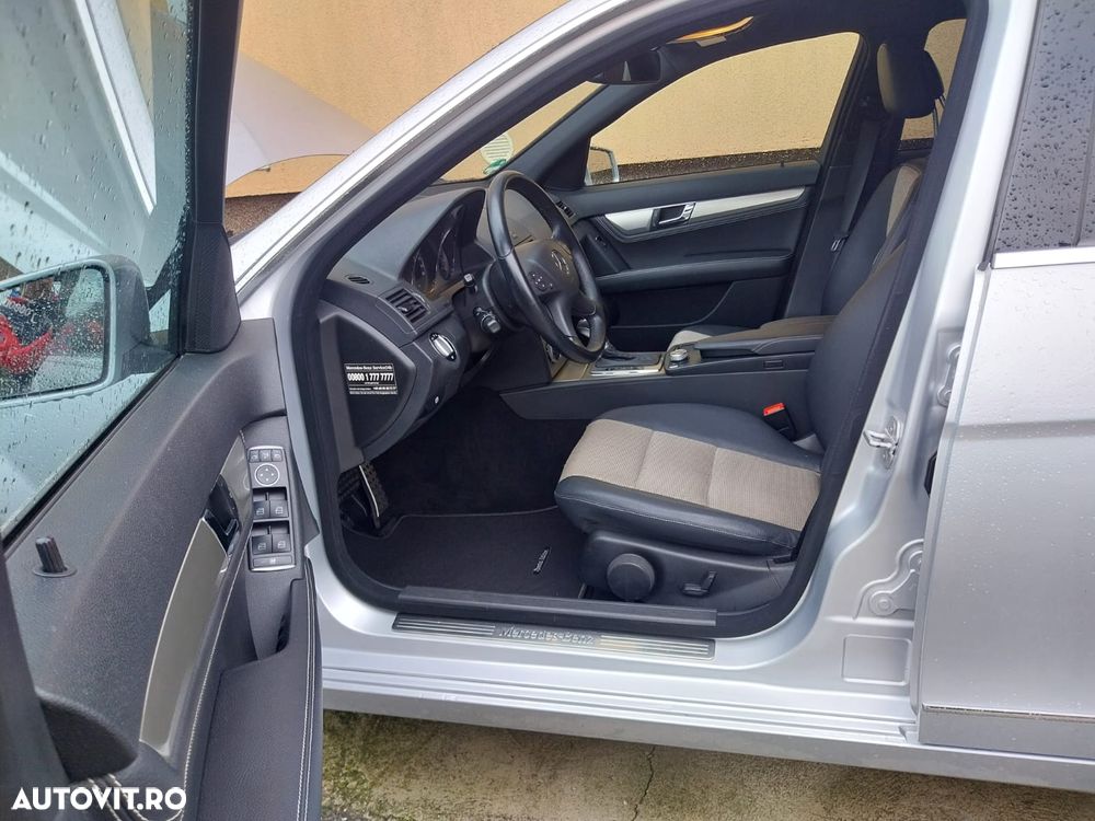 Mercedes-Benz C 180 CGI Automatik BlueEFFICIENCY Elegance - 12