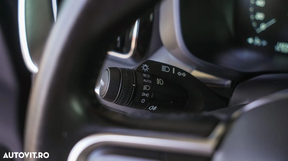 Volvo XC 60 T8 Twin Engine AWD Momentum - 17