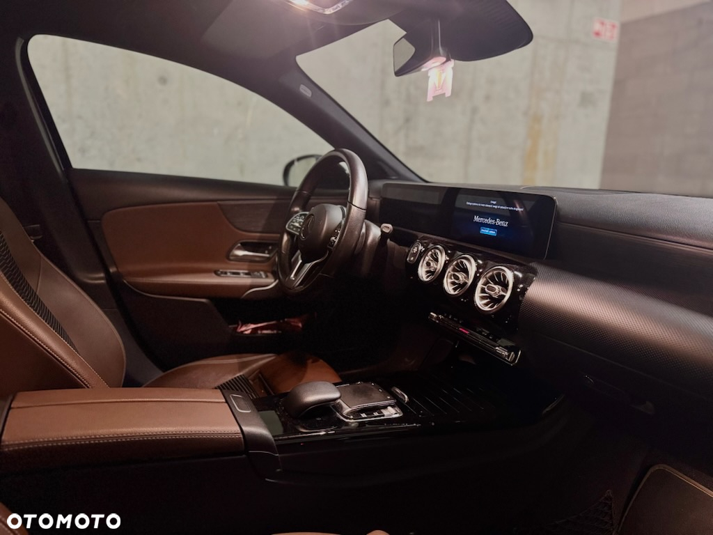 Mercedes-Benz Klasa A 200 AMG Line 7G-DCT - 7
