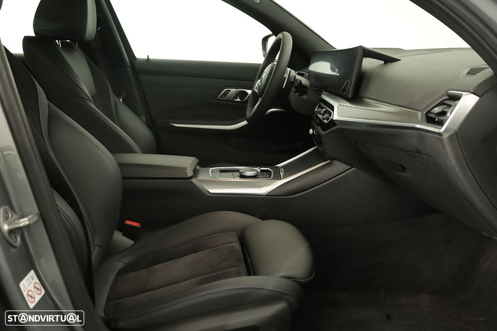 BMW 330 e Pack Desportivo M Auto - 24