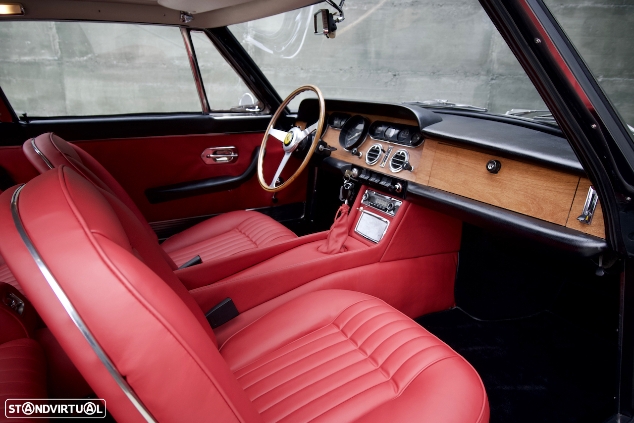 Ferrari 330 - 25