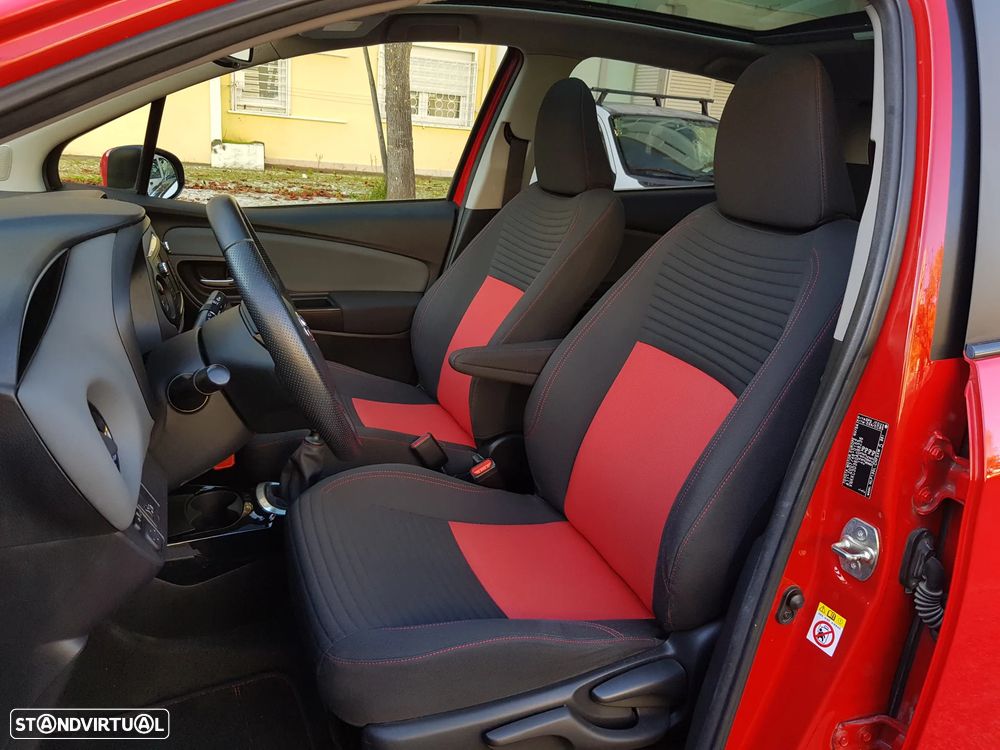 Toyota Yaris 1.4 D-4D Sport+P.Techno +T.Panoramico - 31