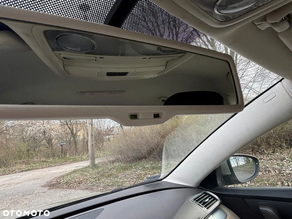 Volkswagen Passat 2.0 TDI Highline DSG - 30