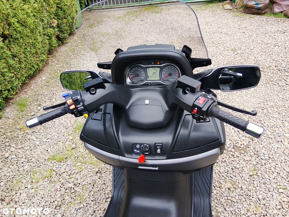 Suzuki Burgman - 8