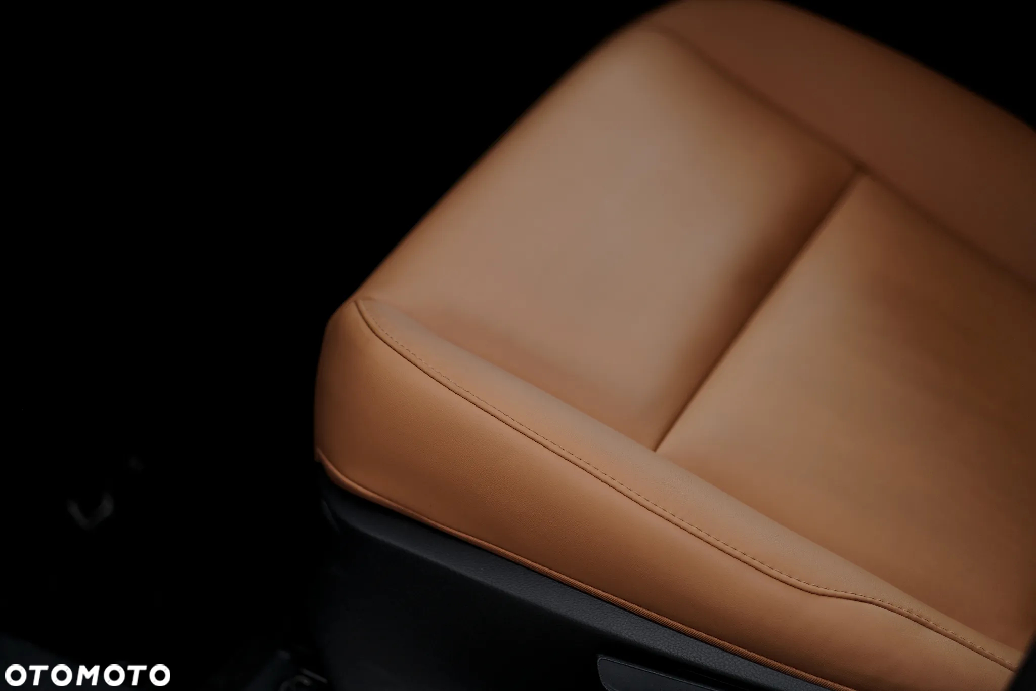 Lexus UX - 35
