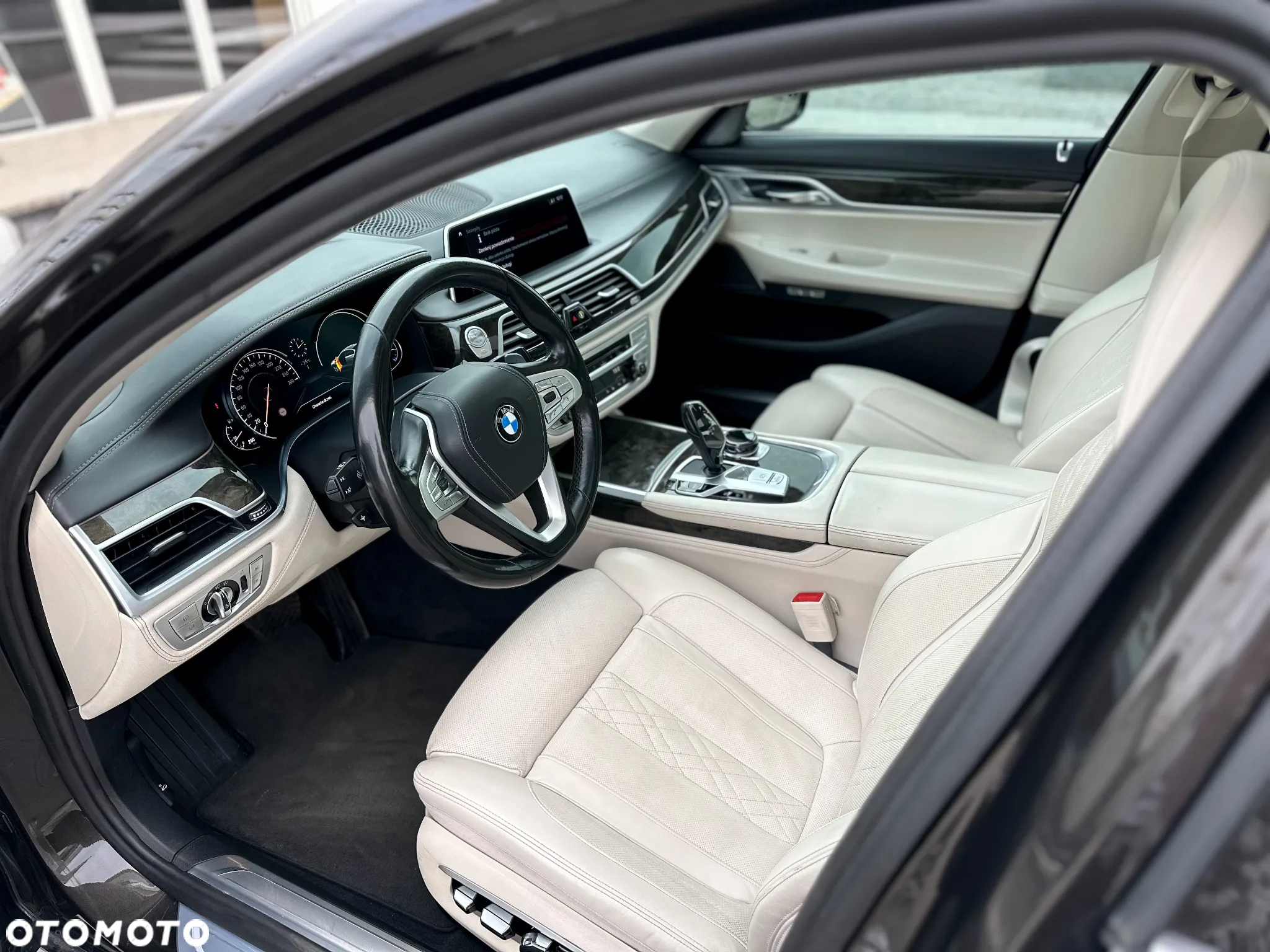 BMW Seria 7 740Li - 14
