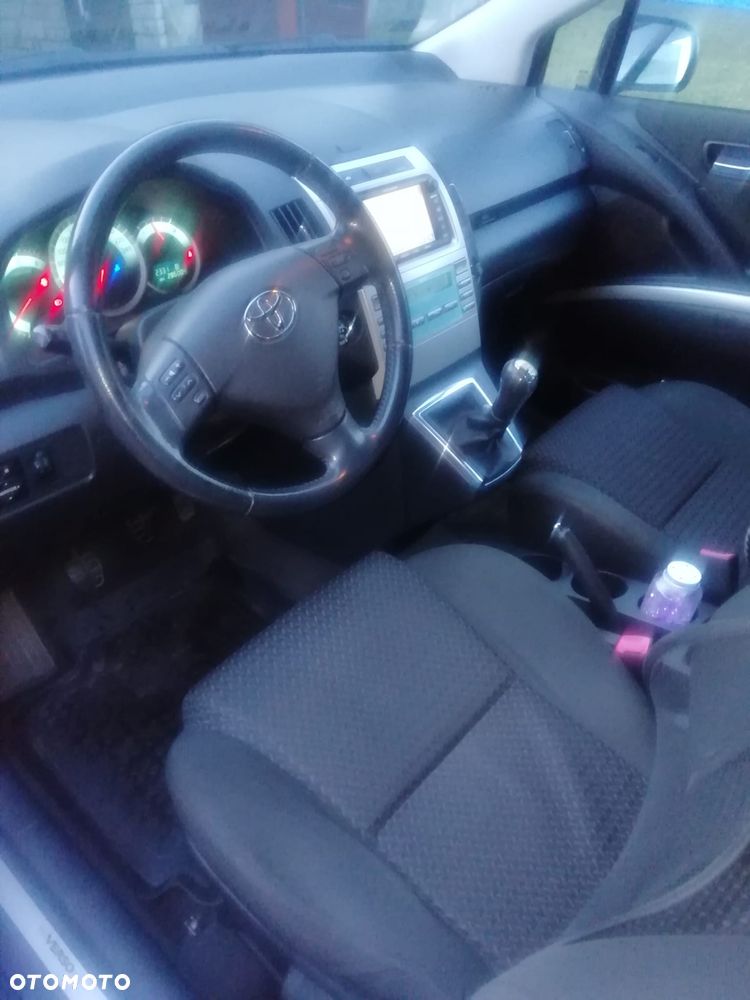 Toyota Corolla Verso - 11