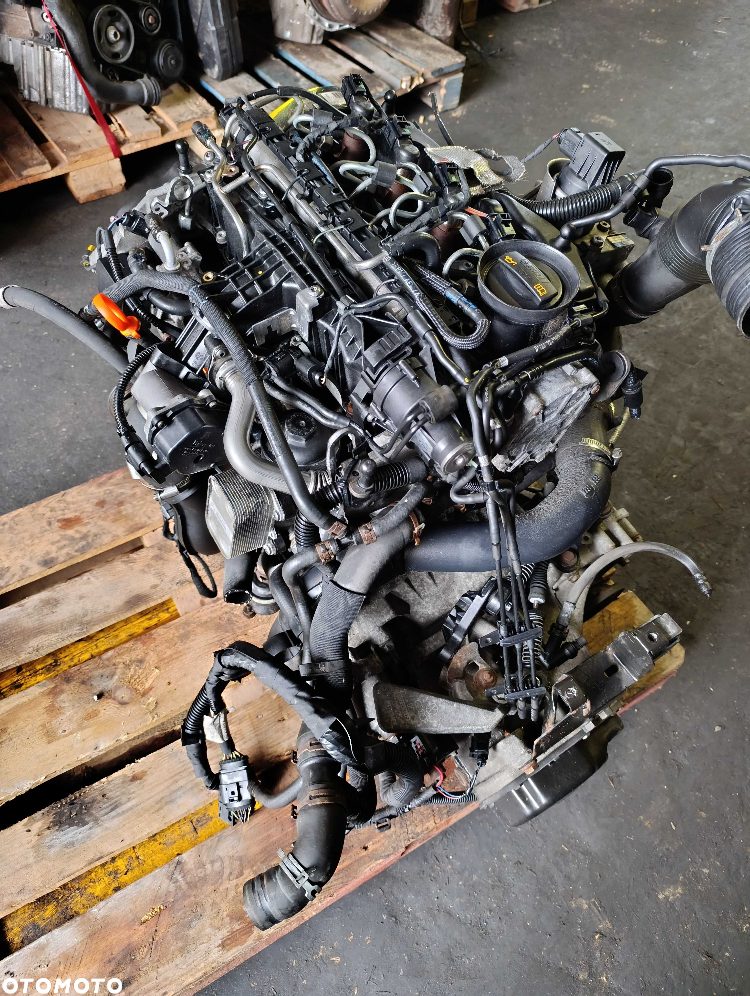 Silnik 1.6 TDI Cay Termostat wewnętrzny Vw Golf Caddy Passart Audi - 2