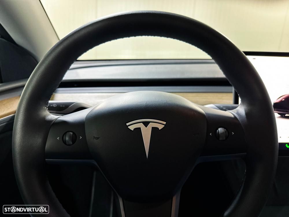 Tesla Model Y Standard - 39