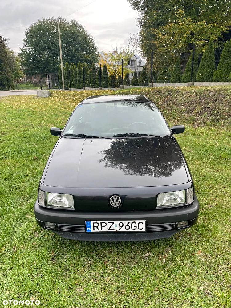 Volkswagen Passat 1992 photo 3