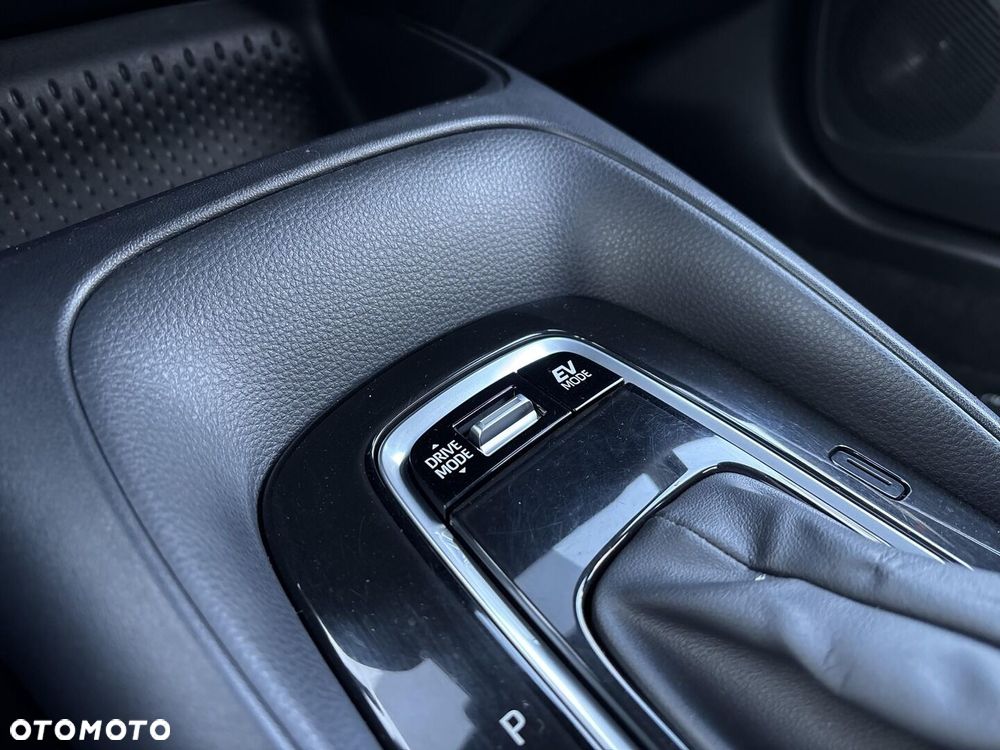 Toyota Corolla 1.8 Hybrid Comfort - 28