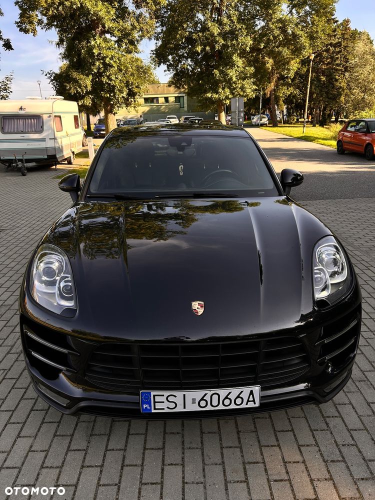 Porsche Macan Turbo - 1