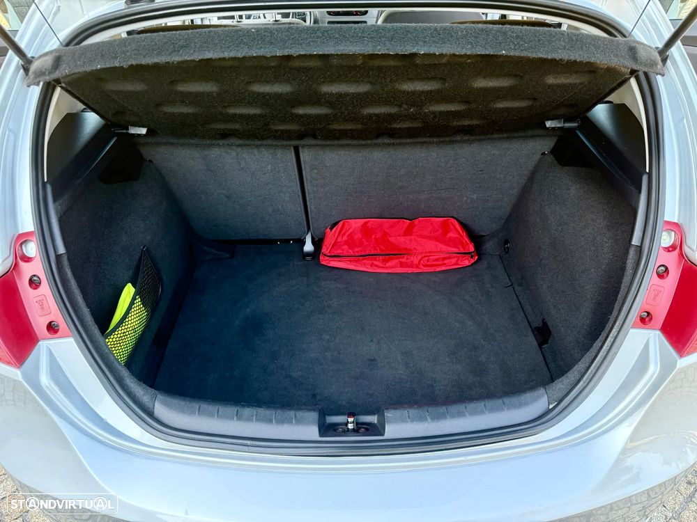 SEAT Leon 1.6 TDI ECOMOTIVE Sport Start/Stop - 24