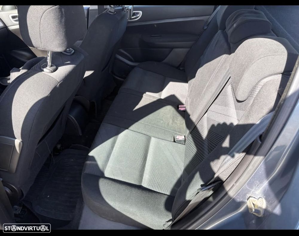 Peugeot 307 1.4 16V Executive - 5