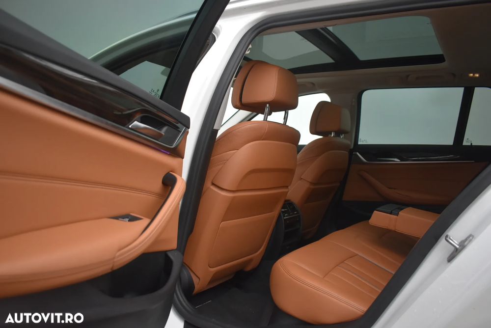 BMW Seria 5 520d xDrive Touring Aut. Luxury Line - 29