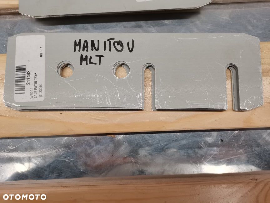 Ślizgi teleskopu Manitou MLT .... {Komplet} - 7