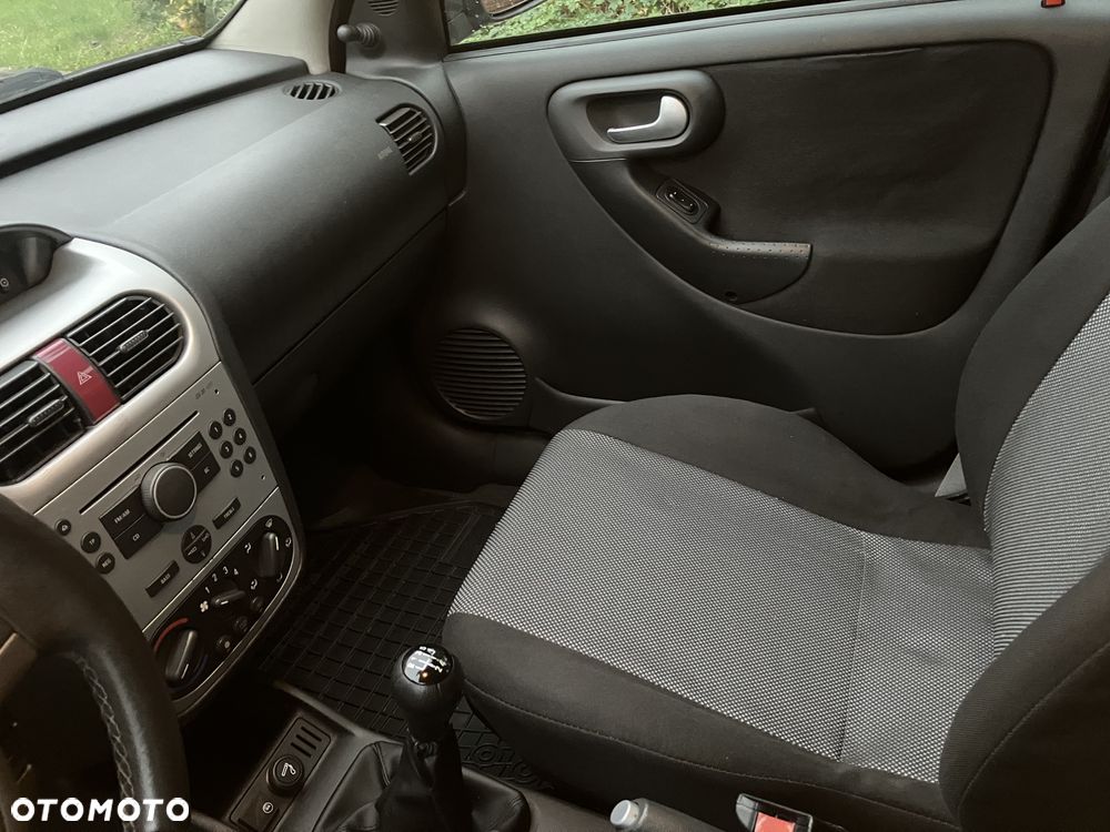 Opel Corsa 1.2 16V Cosmo - 15