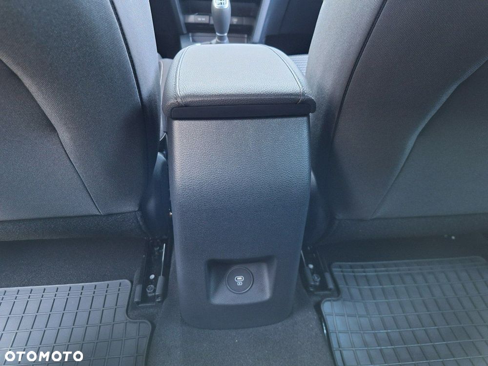 Kia XCeed - 28