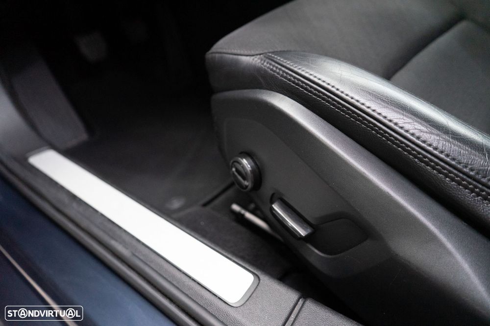 Volvo V60 2.0 D3 Momentum - 23