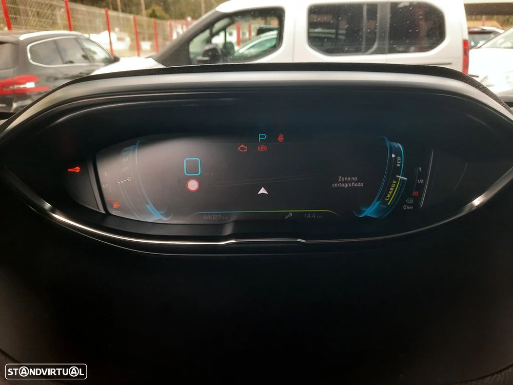 Peugeot 3008 1.6 Hybrid GT Pack e-EAT8 - 46