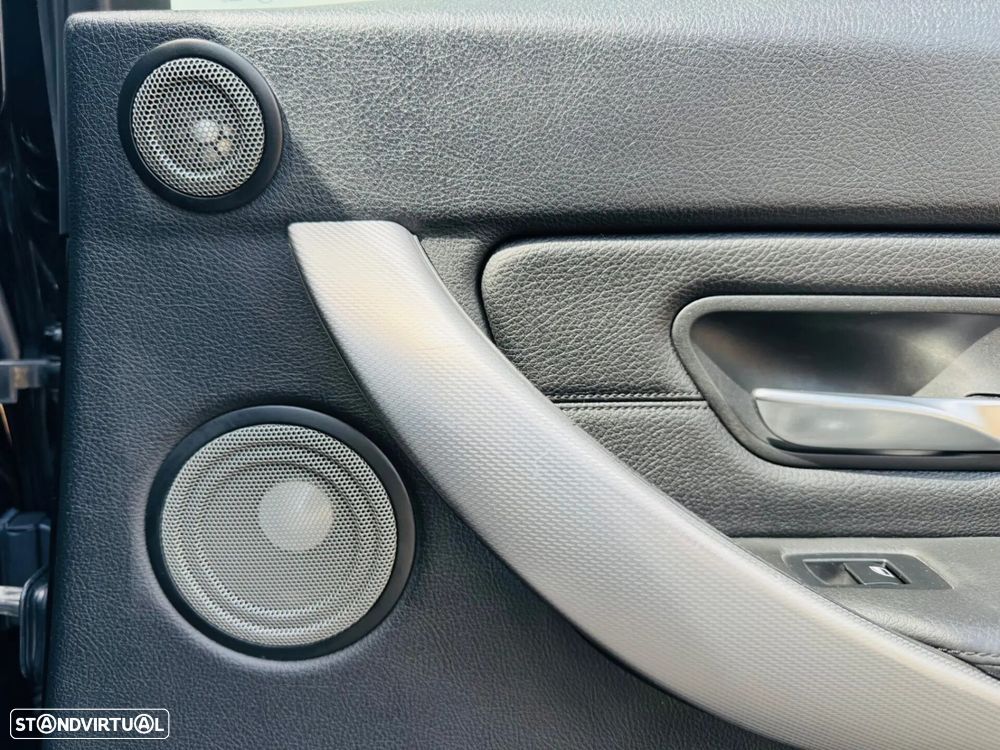 BMW 320 d Pack M - 35