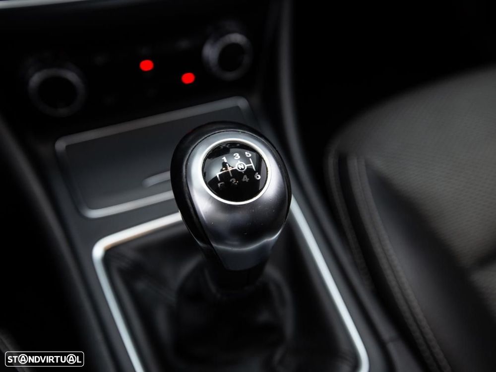 Mercedes-Benz CLA 180 - 19