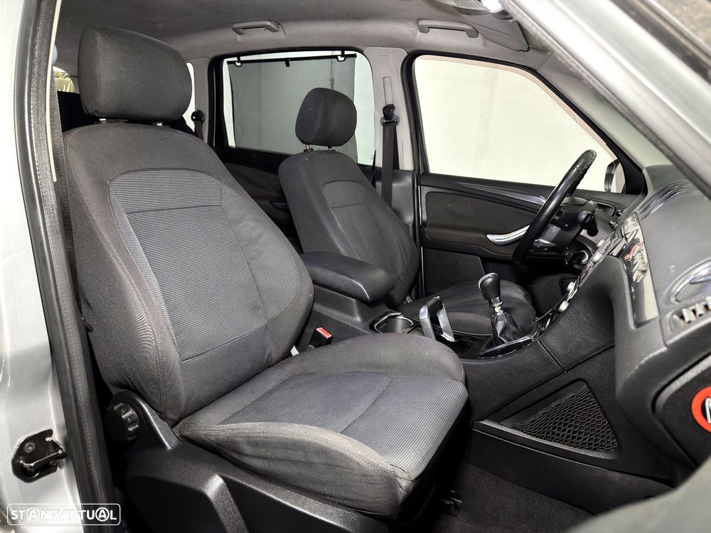 Ford S-Max 2.0 TDCi Titanium 7L - 16