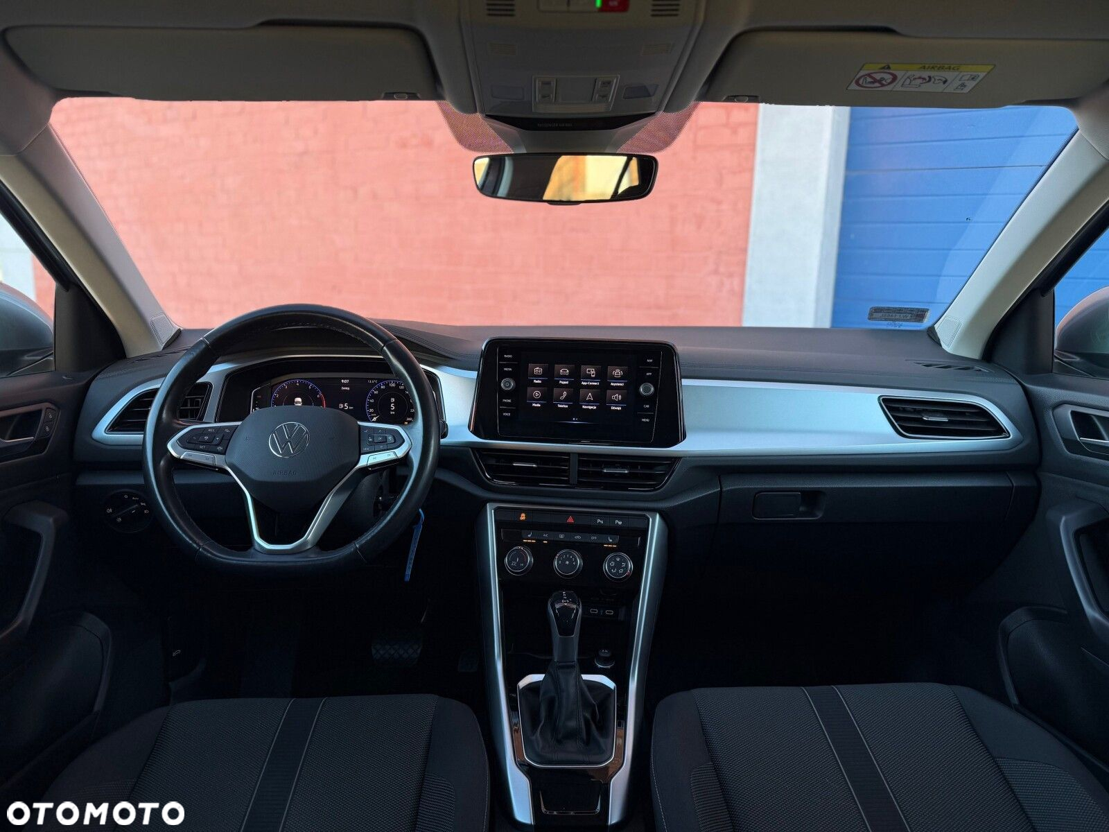Volkswagen T-Roc - 10