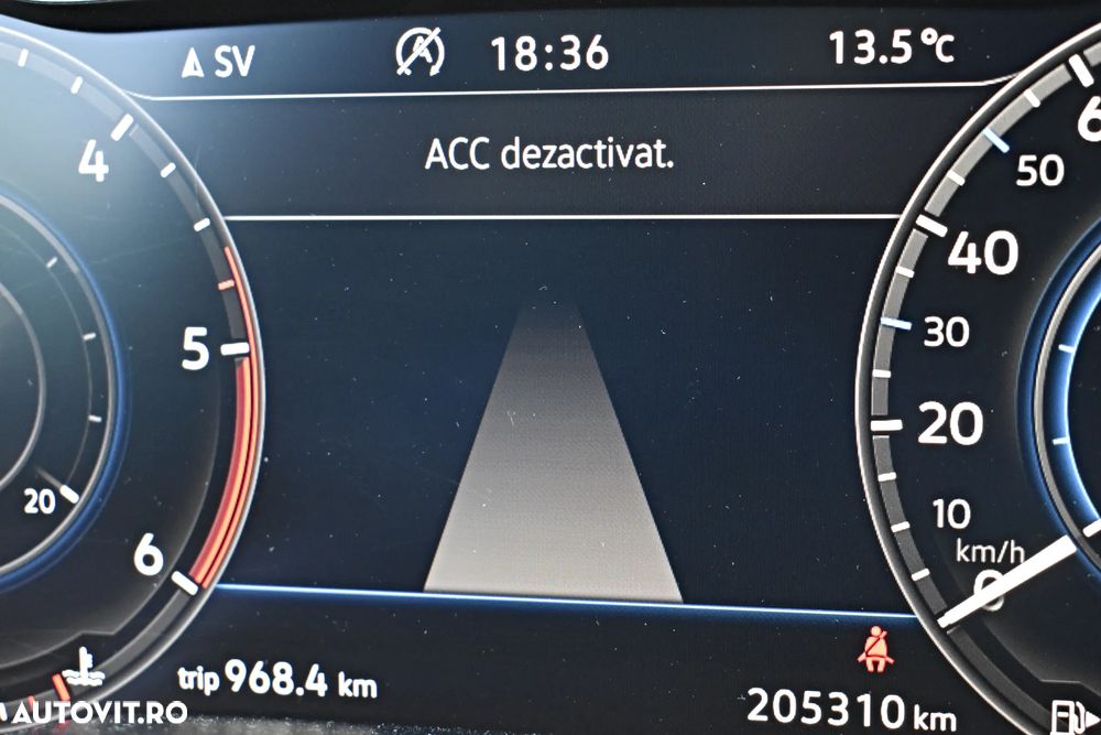 Volkswagen Passat 2.0 TDI SCR DSG Comfortline - 24