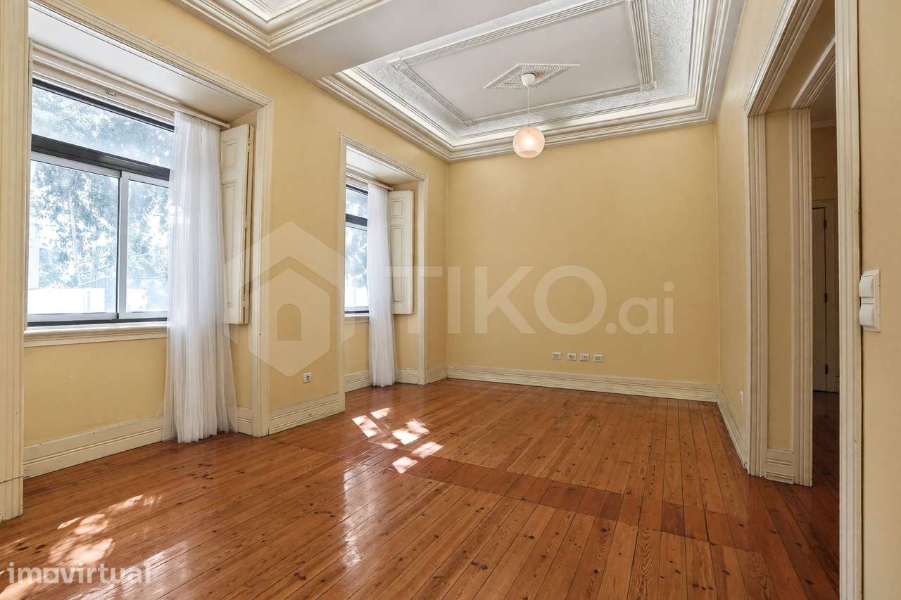 APARTAMENTO T3, ORIGINALMENTE T4, JUNTO AO SALDANHA – ESTEFÂNIA - Grande imagem: 2/29