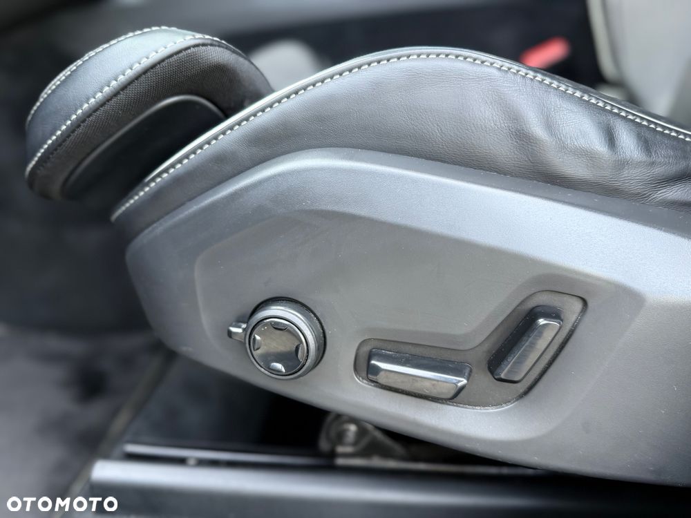 Volvo XC 60 - 22