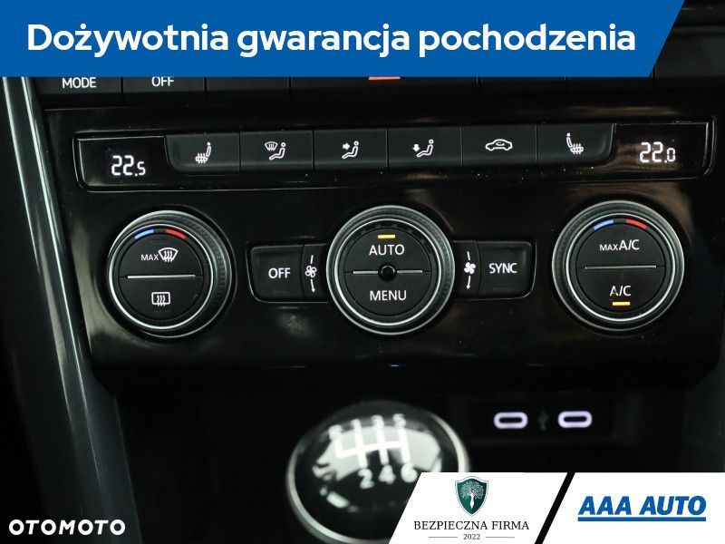 Volkswagen T-Roc - 11