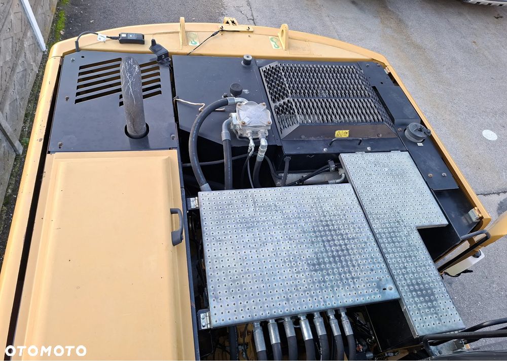 Caterpillar CAT M 322 D - 16