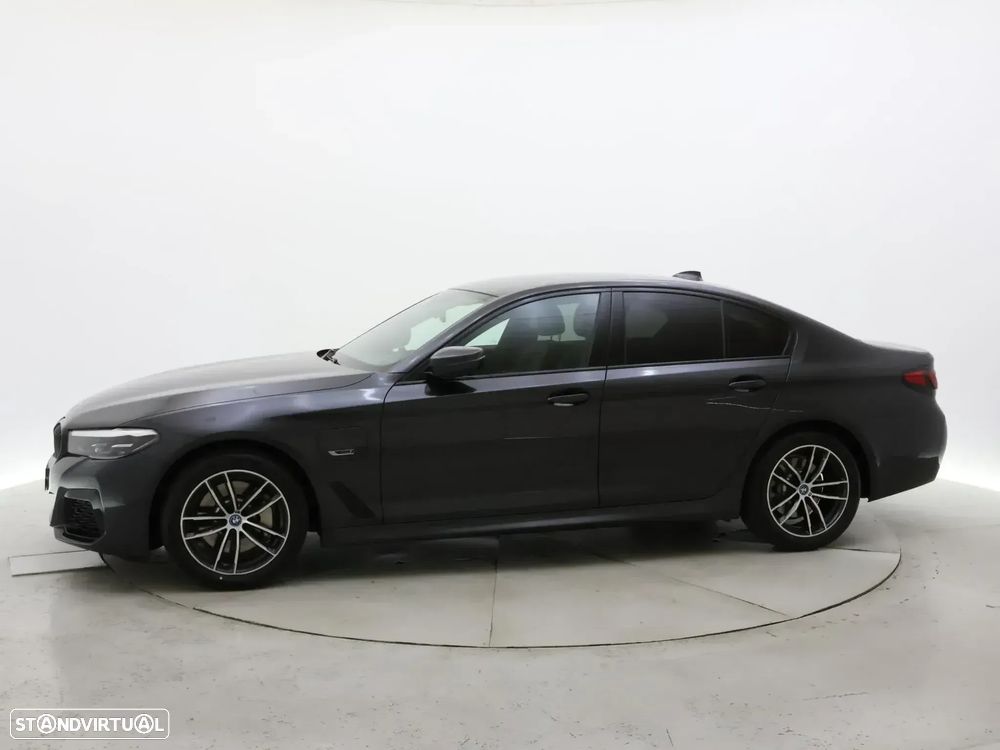 BMW 530 e Pack Desportivo M - 2