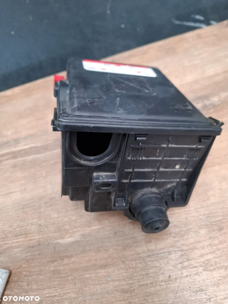 Peuegot 308 Skrzynka bezpieczników, przekaznik świec 9803299780 9804601780 - 4