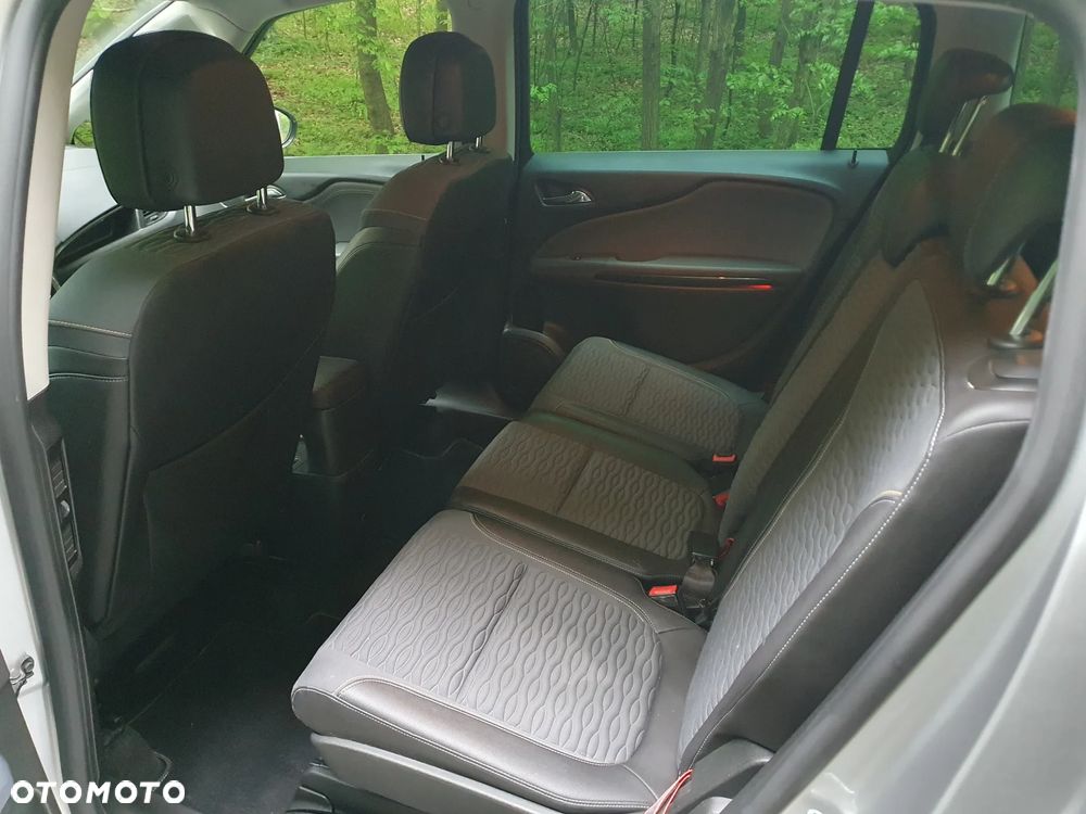 Opel Zafira - 12