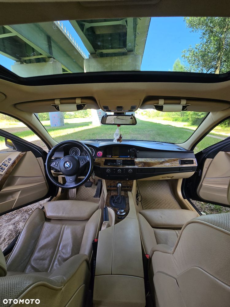 BMW Seria 5 525d - 9