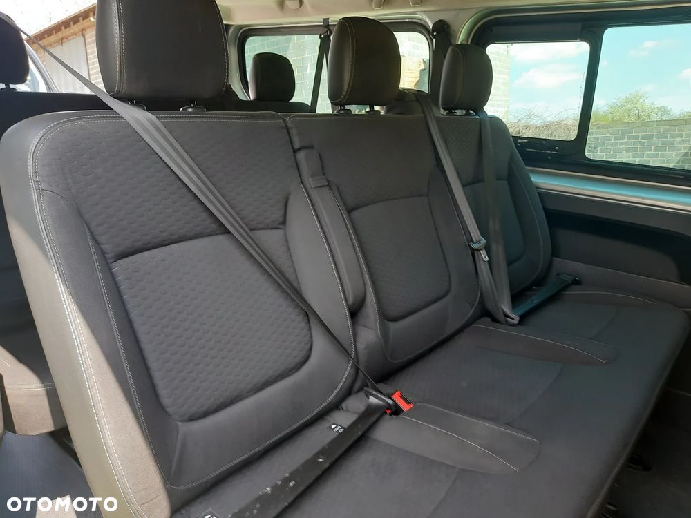 Opel Vivaro L2H1 2,9t Elegance Business - 12