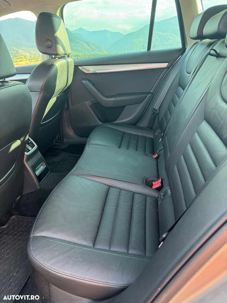 Skoda Octavia 1.8 TSI DSG 4X4 Style - 8