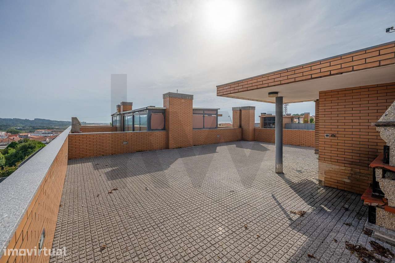 Apartamento T3 com rooftop com vista mar e garagem fechada | Vila Prai - Grande imagem: 3/37