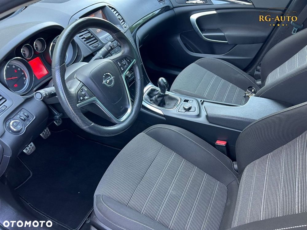 Opel Insignia - 30