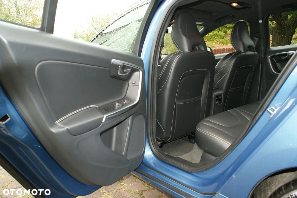 Volvo V60 T5 Geartronic Momentum - 12