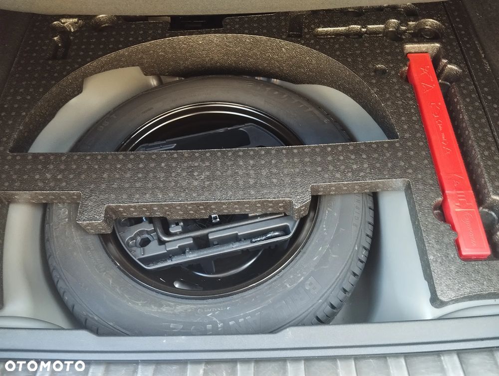 Peugeot 2008 1.2 Pure Tech GPF Allure S&S - 18