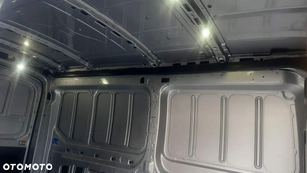 Ford Transit - 25
