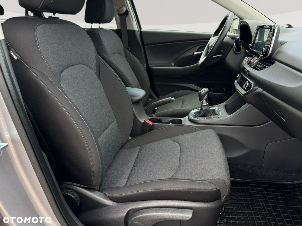 Hyundai i30 1.5 T-GDI 48V Smart - 26