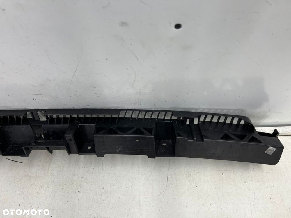 Ślizg Seat Arona 17r.- tylne środkowe mocowanie wspornik uchwyt zderzaka tył 6f9807863c - 3