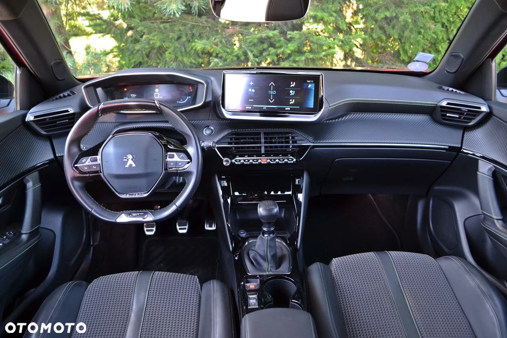 Peugeot 2008 1.2 PureTech GT Line S&S - 11